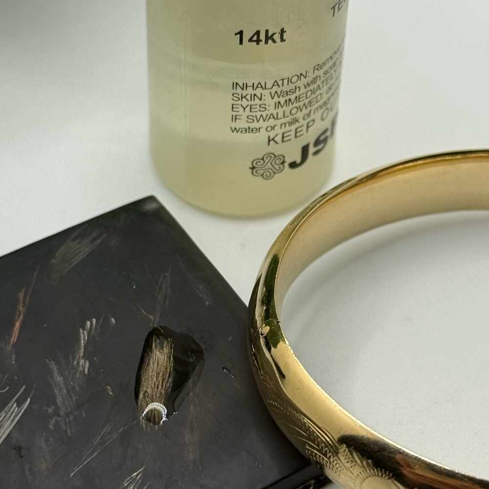 Vintage 14K Yellow Gold Engraved Bangle Bracelet - Picture 10 of 11